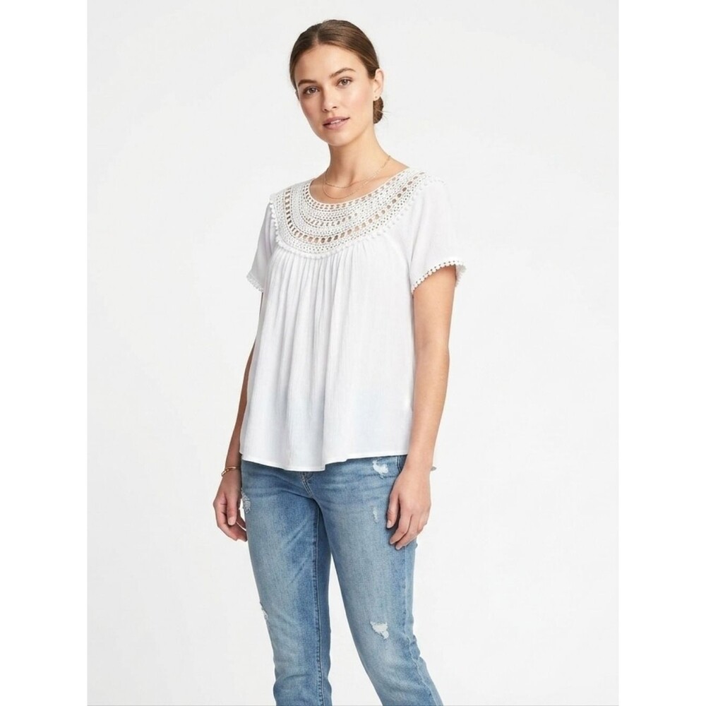 ​La Miel White Crochet Lace Yoke Top Size Large Pom Pom Trim Rayon Boho